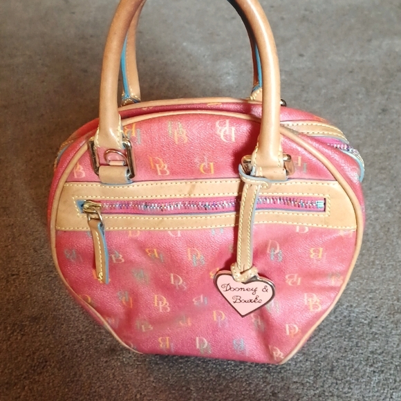 Dooney & Bourke Handbags - Vintage Dooney & Bourke purse